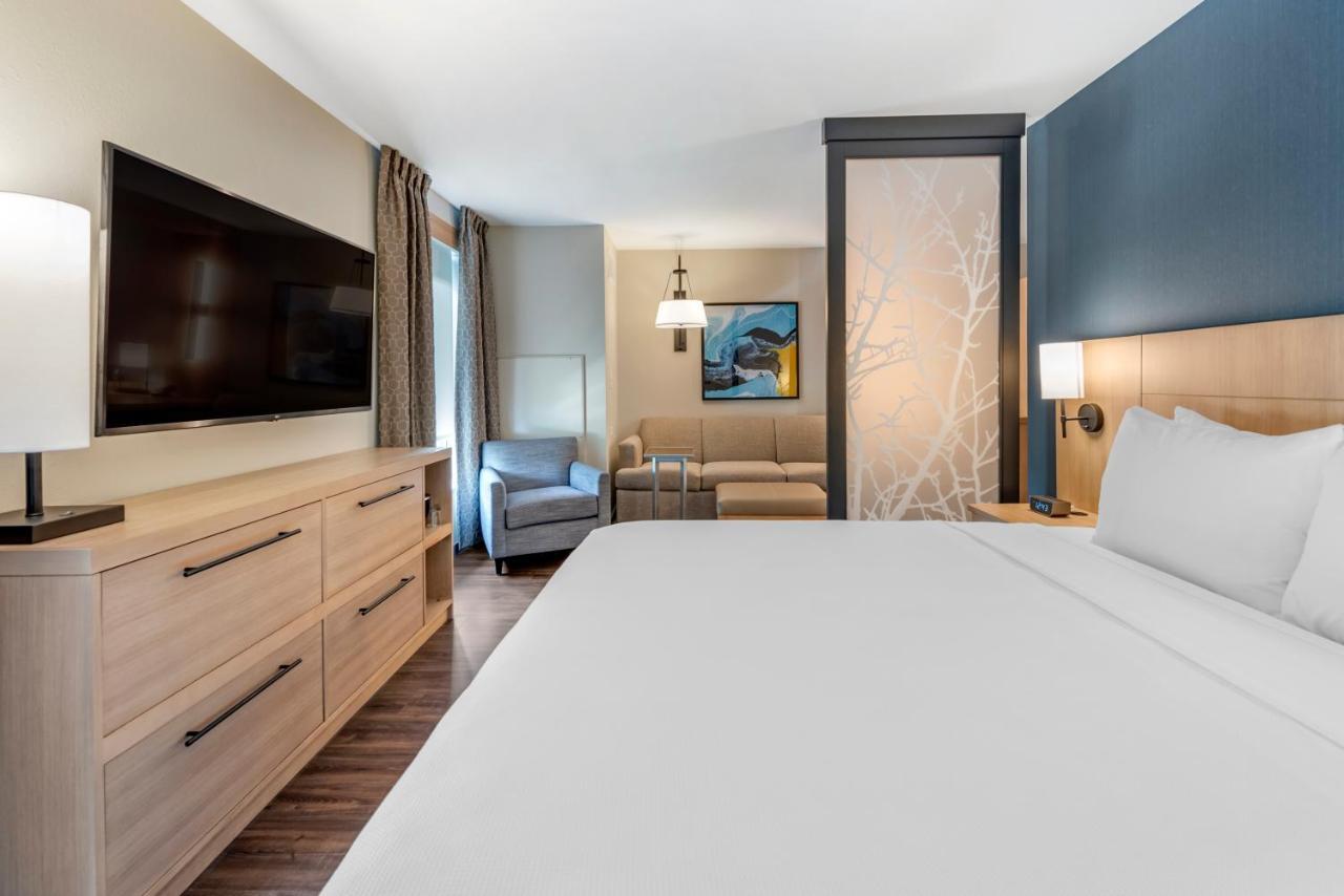 Hyatt Place Indianapolis Carmel Exterior photo